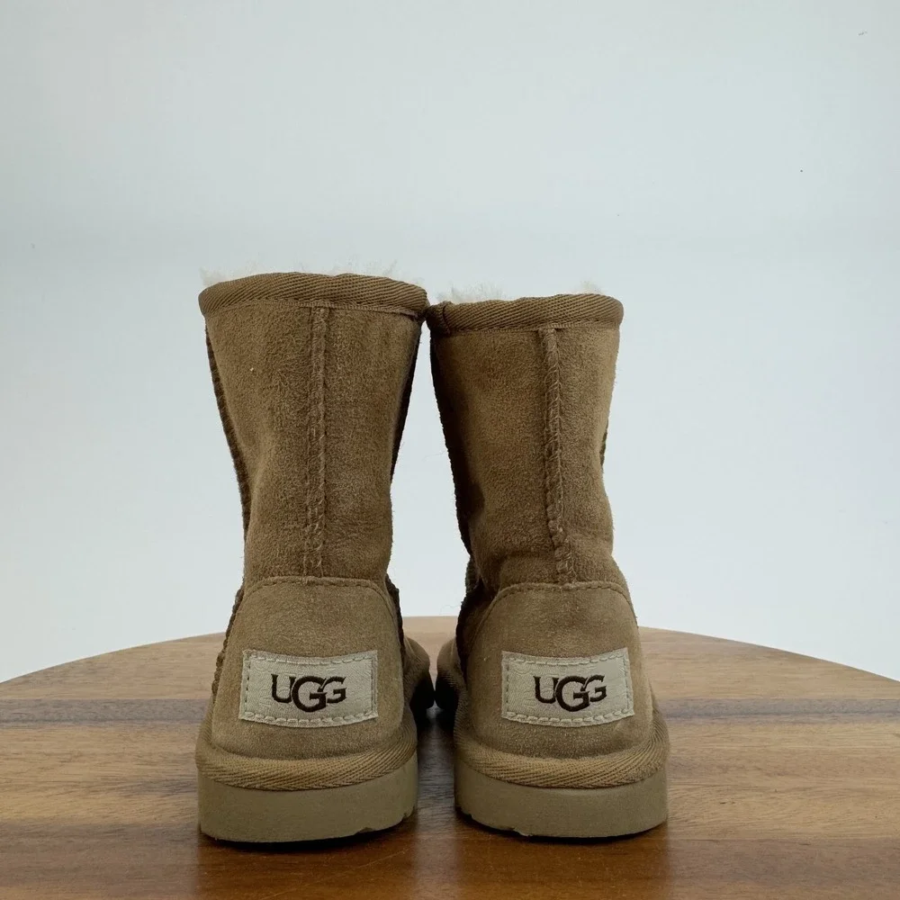 Little Kids Ugg Classic II Tan Suede Wool Lined Comfort‎ Causal Boots Size 9 C